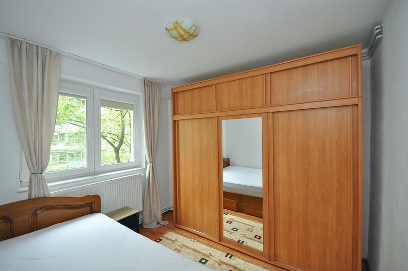 Pantelimon, Mega Mall, Delfinului, apartament 2 camere, centrala proprie.