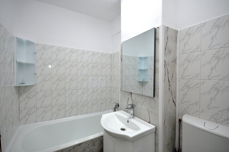 Pantelimon, Mega Mall, Delfinului, apartament 2 camere, centrala proprie.